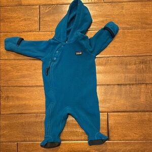 Patagonia Kids Blue One Piece Bunting 0-3 months